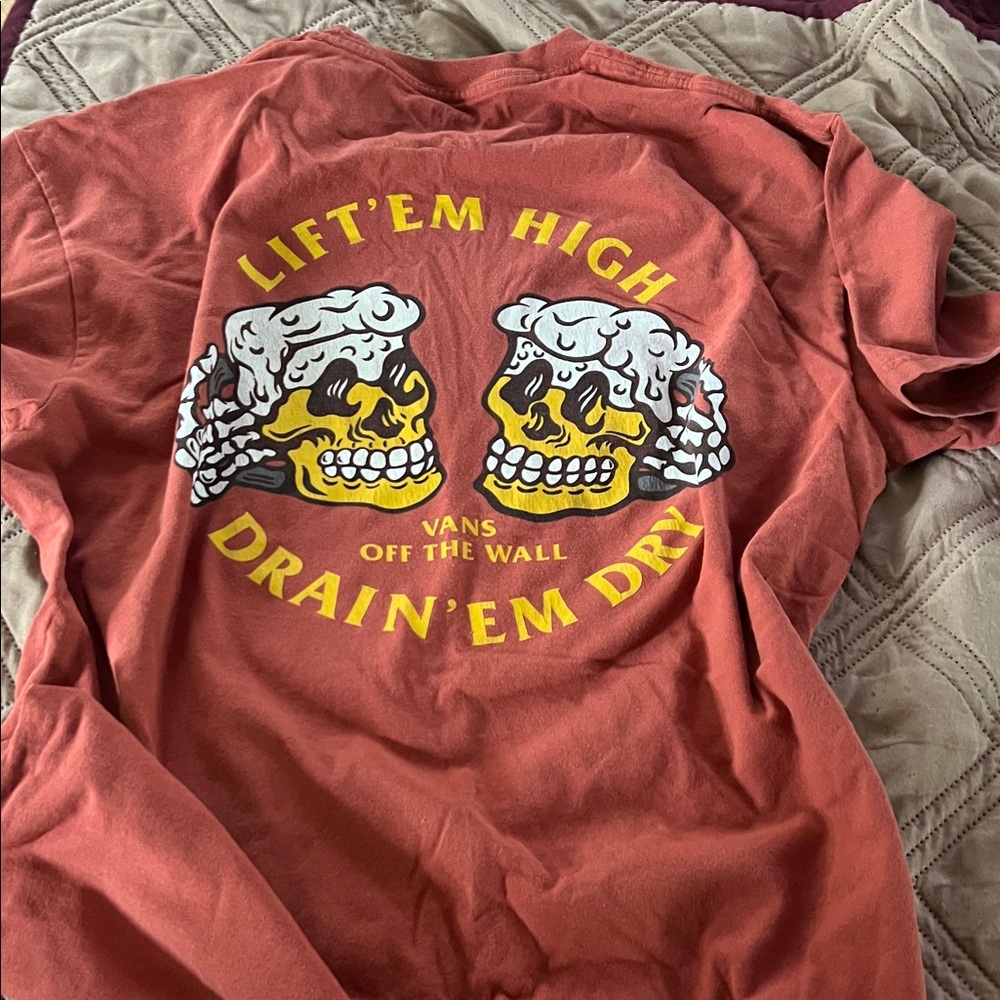 Vans Men’s Rust Orange Short-Sleeve Graphic Tee with Yellow & White Skulls